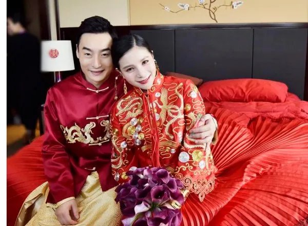 秦凯何姿婚礼是怎么回事？