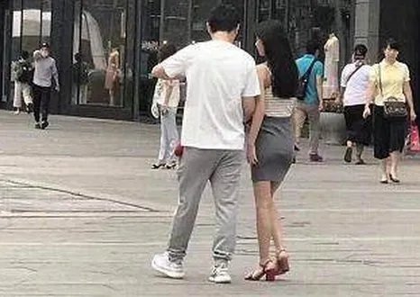 王思聪豆得儿逛街怎么没带保镖？