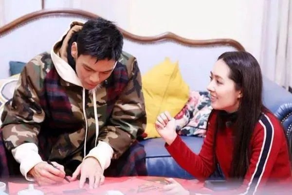 向佐郭碧婷婚礼发生失窃案，婚礼的安保难道是虚设吗？