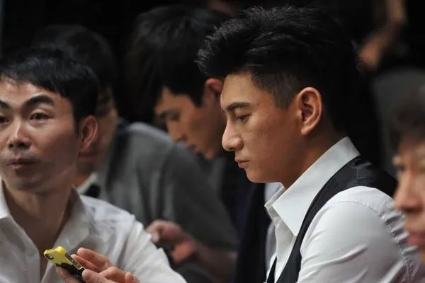 吴奇隆手滑事件 感情破裂网友是多么不喜欢两个人在一起