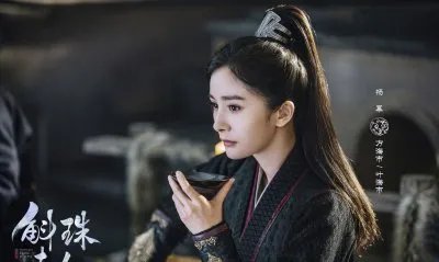 斛珠夫人海市最后到底跟谁在一起 最后只留下海市一个人