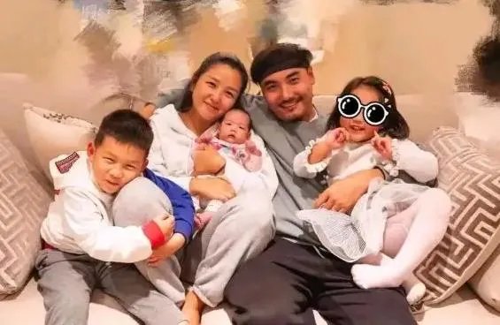 何洁一共结了几次婚?何洁的老公是谁