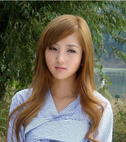 何洁不雅照片曝光  裸上身穿丁字裤表情销魂