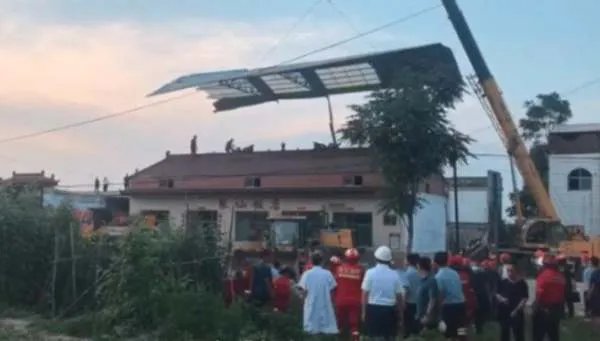 饭店坍塌逝者家属将获3万殡葬费,这笔费用由哪个部门出?