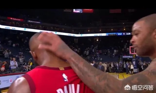 保罗谈被塔克摸头