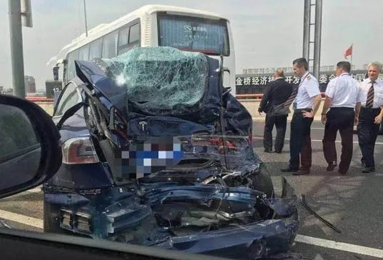 上海中环高架发生撞车伤亡情况如何？