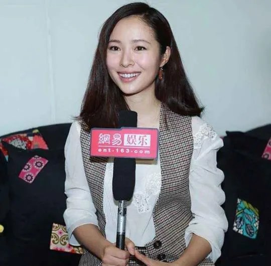 江一燕薛凯琪事件经过:本想冷幽默结果搞砸了