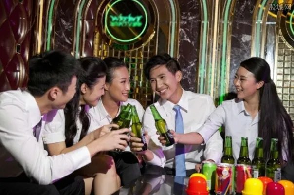 男子酒后坠楼身亡同饮者赔偿17万 看完你还敢跟他人喝酒吗