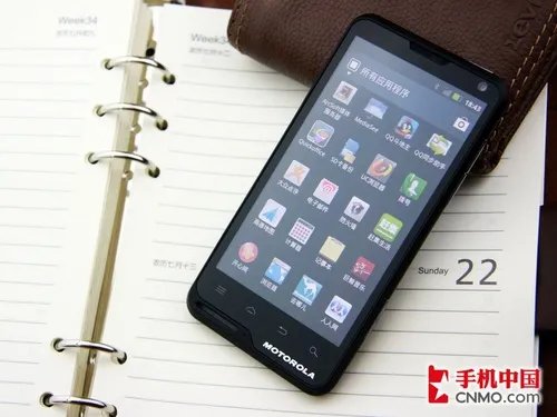 个性超薄4英寸大屏 摩托罗拉XT615评测