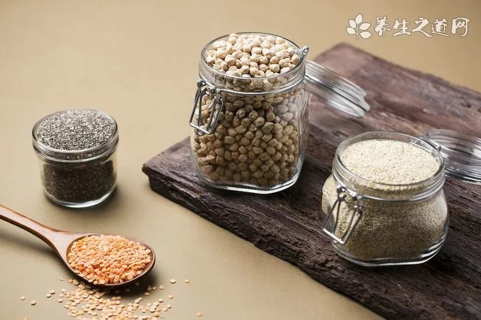 为什么猫爱吃老鼠和鱼呢