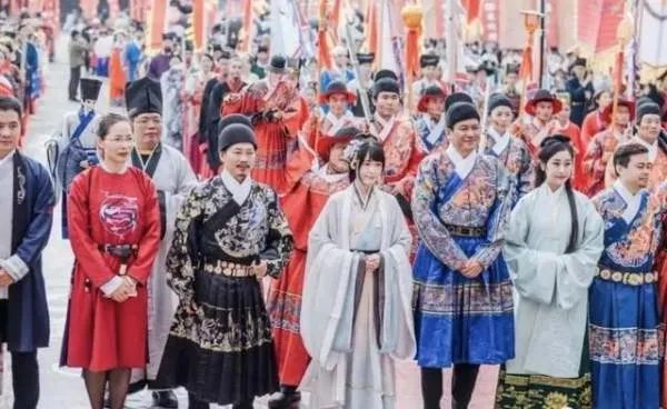 杭州西湖国风节演员掉下舞台，现场到底发生了什么？