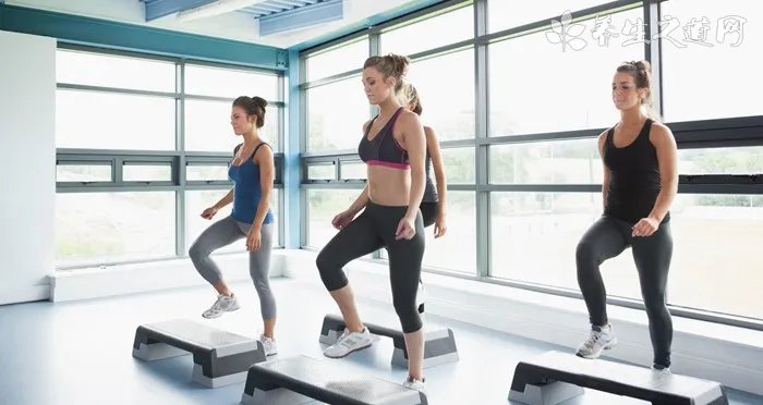 女生做什么动作会让男生要你，能让男生把持不住的4个动作