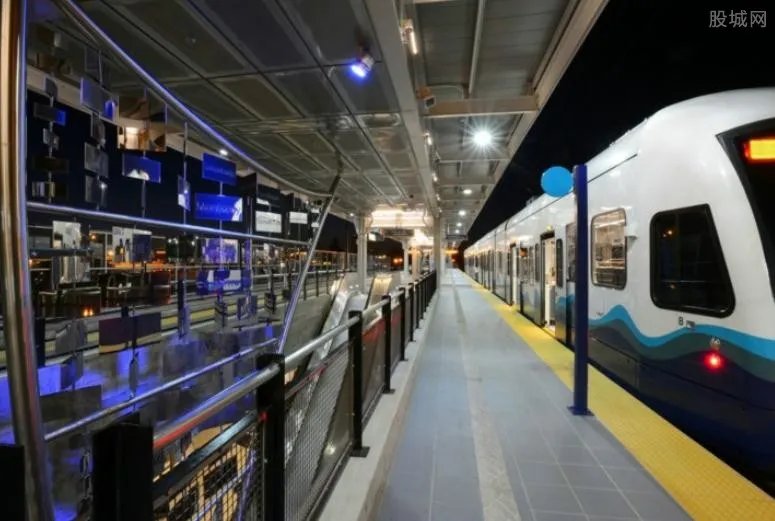 上海地铁又现色狼 女生被骚扰为何不反抗？