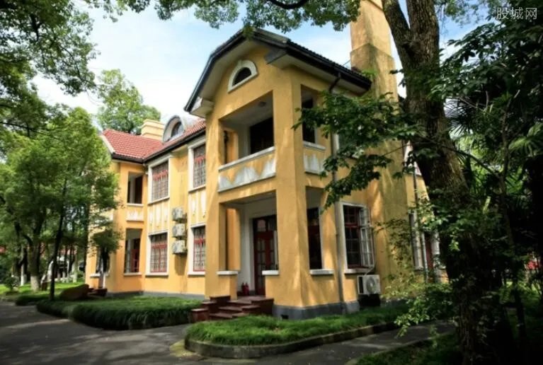 美富豪出售豪宅 豪宅外景美如游乐场