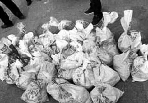 拉两车零钱去买车一共是多少钱?