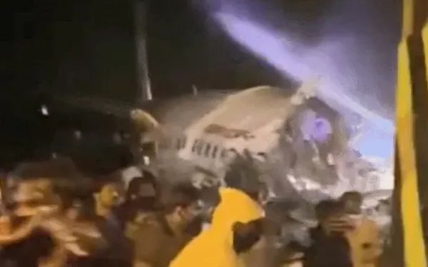 印度客机冲出跑道已致17人死亡,此次事故原因是什么?