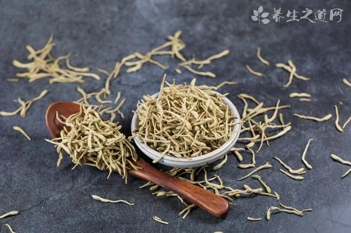 刘德华警告王宝强要他变聪明，最后依旧难逃被人欺骗的命运