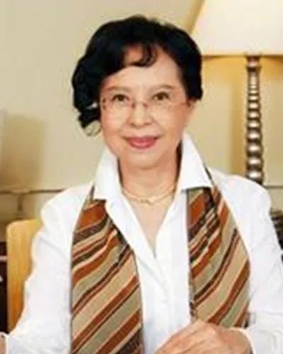 狄娜女儿马天如的父亲是谁？狄娜支持女儿变性