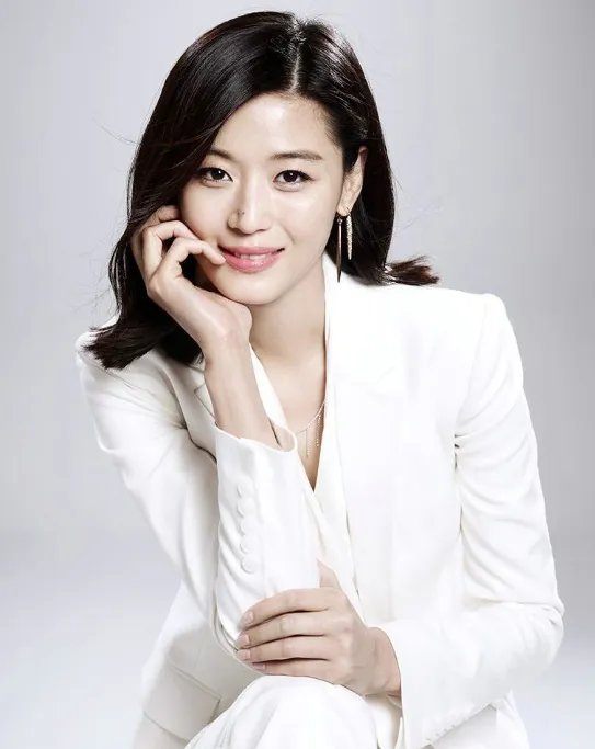 全智贤诞下二胎儿子的时候多少岁?