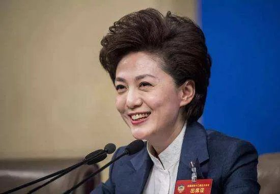 海霞和工地诗人的朗诵邀约实现了，这到底是怎么一回事？