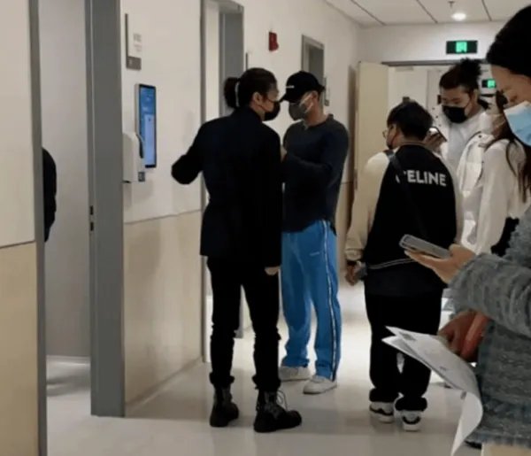 黄子韬回应深夜现身急诊，事件的缘由是什么？