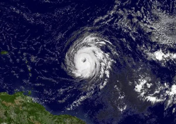 用核武器能否阻止飓风入侵?以避免给人类造成的巨大的经济损失和伤害?