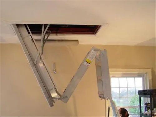 伸缩楼梯的优缺点  伸缩楼梯好不好