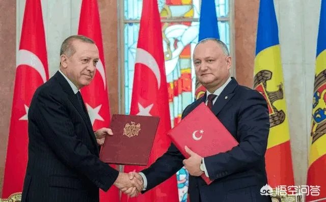 土耳其总统访问摩尔多瓦 ,在记者会上打瞌睡，竟然还不是第一次，对此你怎么看？