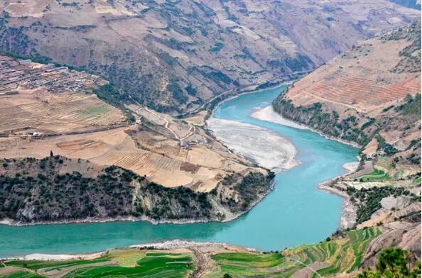 中国最长的河流排名前十名 松花江上榜,长江位居第一