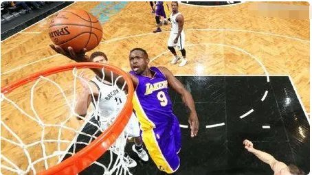 湖人买断邓了？