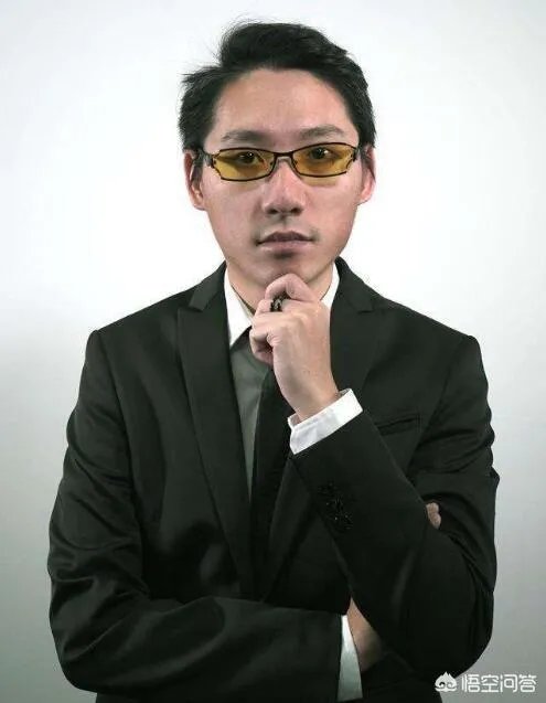 英雄联盟RNG风哥微博改名,取消RNG认证,取关皇族微博,风哥要离开RNG了吗?你怎么看?