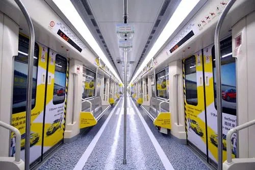 专家谈郑州地铁事故，列车无逃生门，列车该不该设置逃生门？