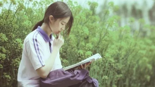 刘亦菲称上学时没人追，为什么越优秀的人大家越惊呼不敢追？