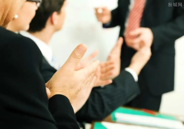 国企回应娃娃高管 职位高月薪低背后有何内幕