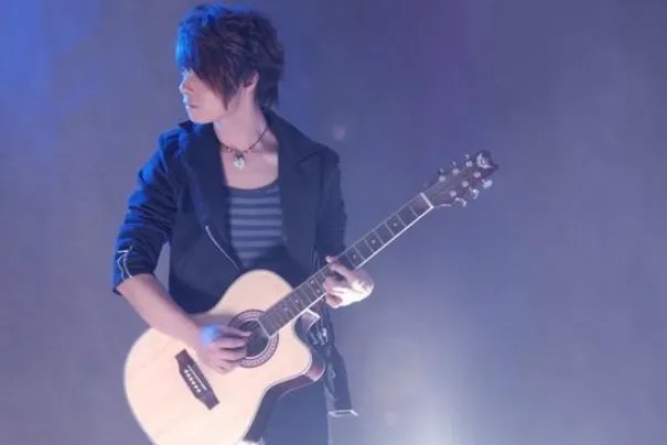 单色凌十大经典歌曲排行榜:《错位节拍》上榜,第四真挚且动人