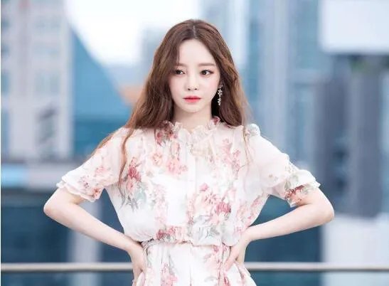 具荷拉母亲将捐献部分遗产 称其弃养子女及抢夺遗产另有隐情