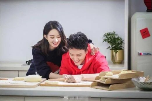 赵丽颖带儿子现身 儿子想想正面照首曝光像极了妈妈