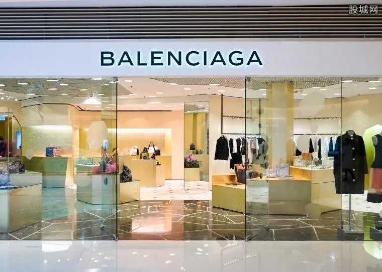 巴黎世家再次道歉 道歉太敷衍被斥责毫无诚意