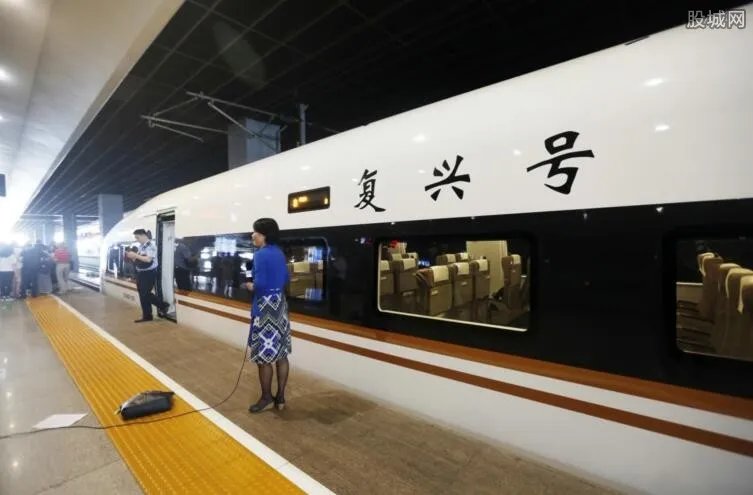 复兴号快递专用厢 装载量比高铁快运专柜提高近10倍