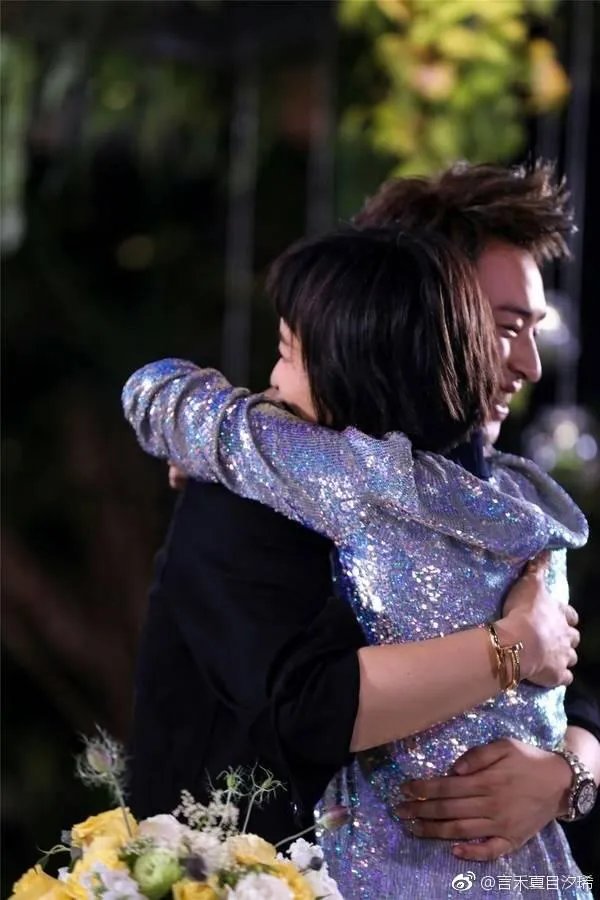 如何看待潘玮柏告白吴昕