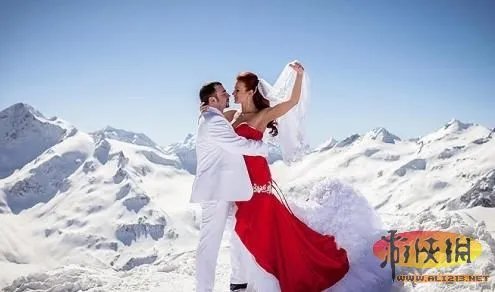 新郎花20万租直升机迎新娘惊呆宾客 全球另类浪漫婚礼场所