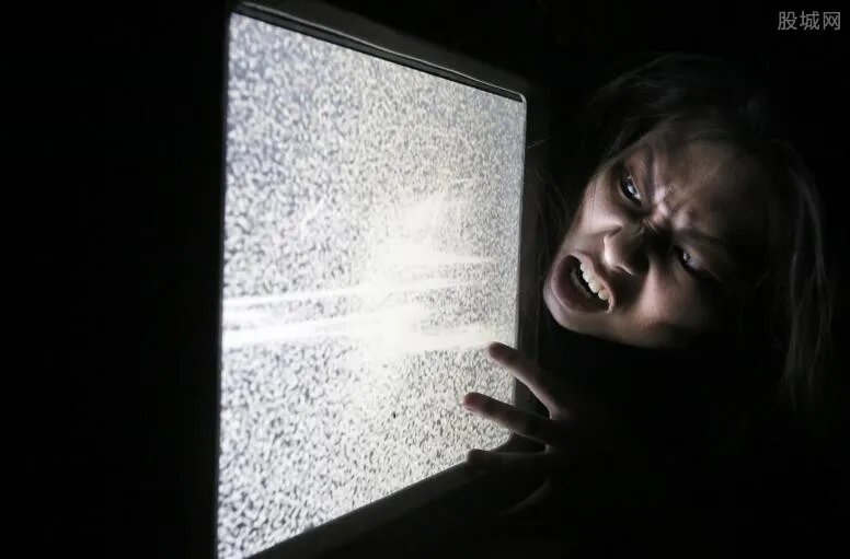 揭秘快乐大本营闹鬼真相 欢脱节目惊现诡异人脸