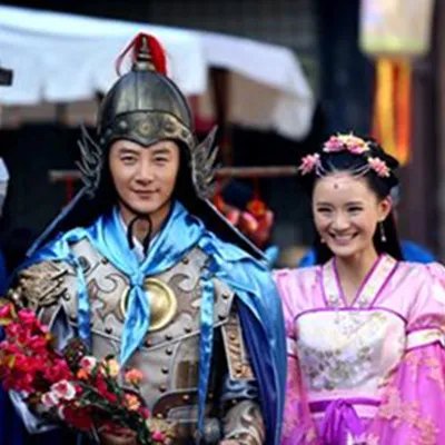 张倬闻馨子吻戏照片被扒 凭借《红苹果乐园》一炮而红