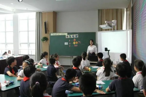 女教师评职称申诉被拒后起诉教育局，你知道评职称看的是什么吗？