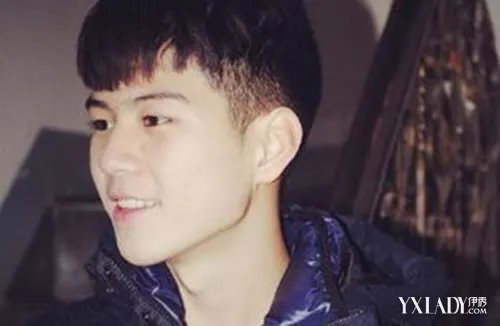 变形计杨桐的女朋友被曝光网传因早恋被送往英国留学