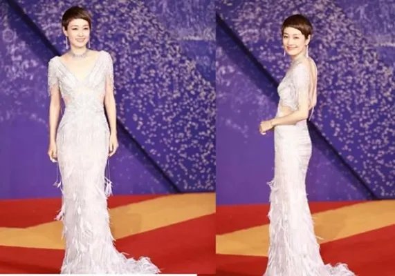 马伊琍复古羽毛裙:身材曲线完美又惊艳