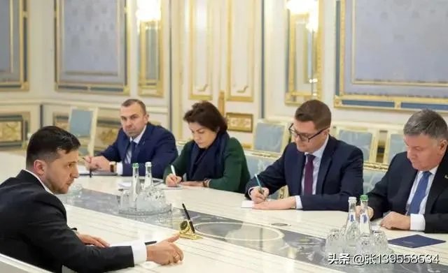 怎么看待乌克兰总统泽连斯基驳回总理贡恰鲁克辞呈？