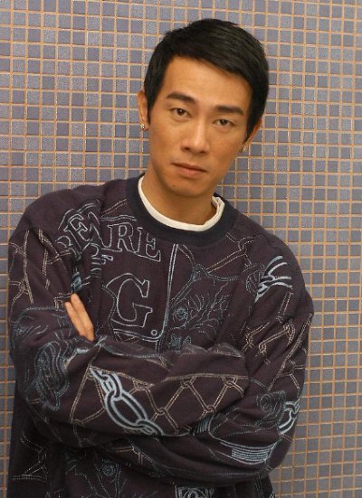 即使身边世事再毫无道理是什么歌