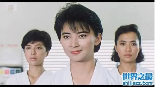 胡慧中近照曝光身材完全走样，曾经的霸王花完全消失 