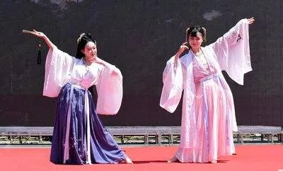 杭州西湖国风节演员掉下舞台，现场到底发生了什么？